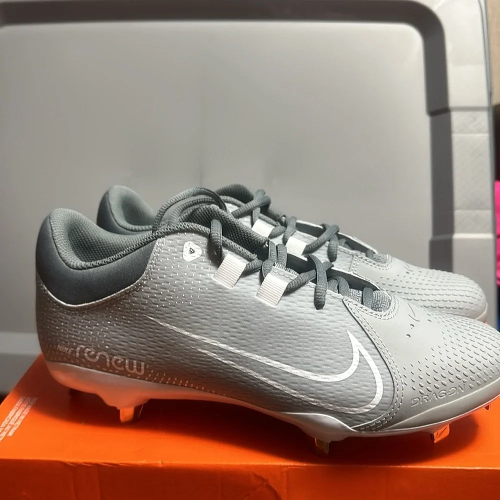 Nike Women's Hyperdiamond 4 Pro Metal Fastpitch Softball Cleats:GRAY: NIB: SZ 10